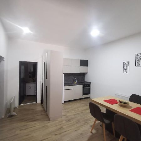 Ferienwohnung Restoran Due Punti Kursumlija Exterior foto