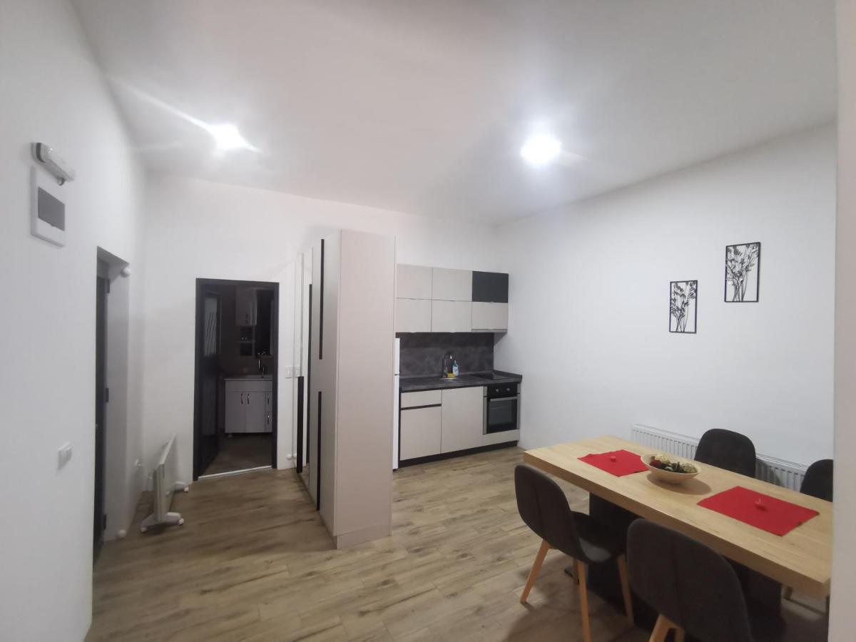Ferienwohnung Restoran Due Punti Kursumlija Exterior foto